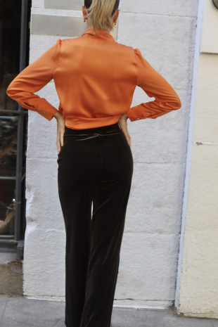 Goya camisa naranja tostado