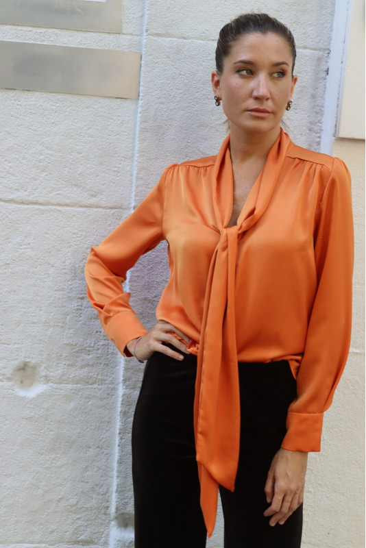 Goya camisa naranja tostado