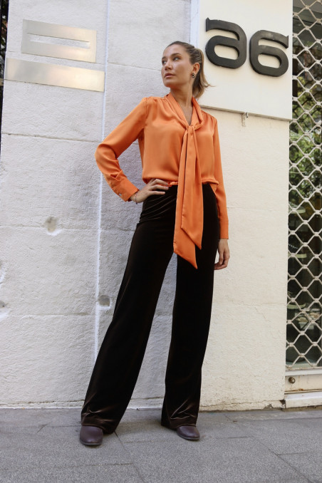 Goya camisa naranja tostado