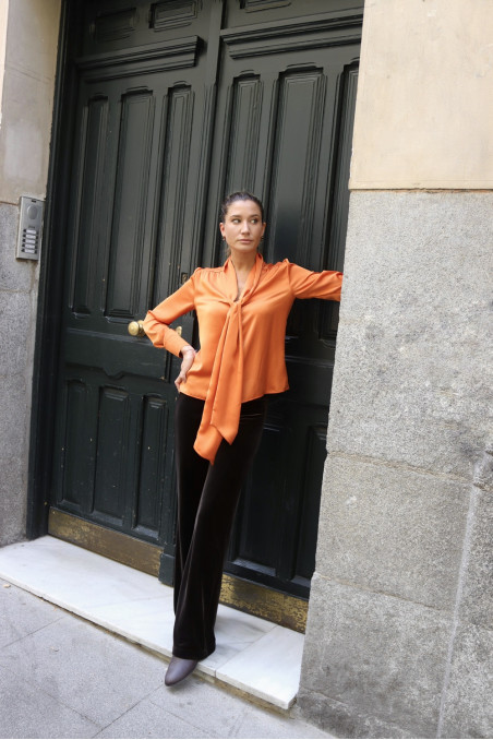 Goya camisa naranja tostado