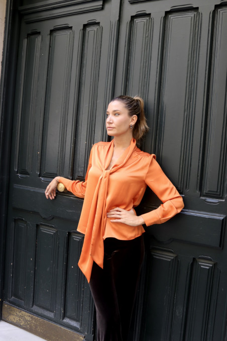 Goya camisa naranja tostado