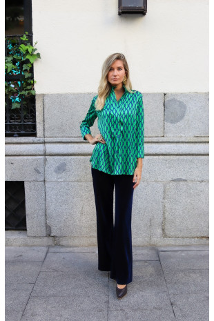 Camisa Villanueva verde con nudo azul marino