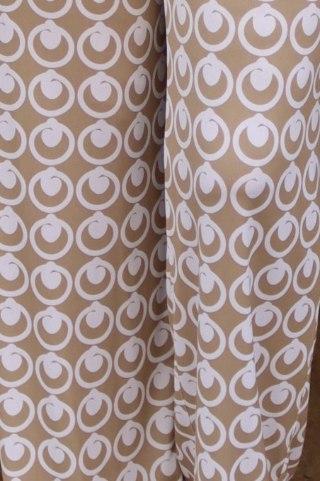Pantalones camel círculo blanco